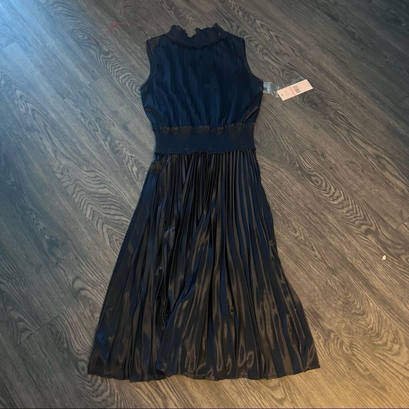 NWOT Nanette Lepore pleated NAVY midi dress - Picture 5 of 8